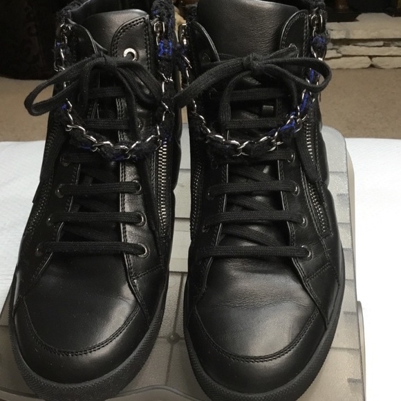 VNTG CHANEL HI TOP LEATHER TWEED TRIM CLASSIC SNEAKERS DOUBLE ZIPPER PULL - Picture 2 of 11